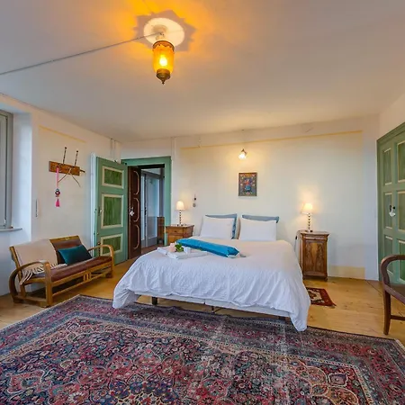 Casa Mirica